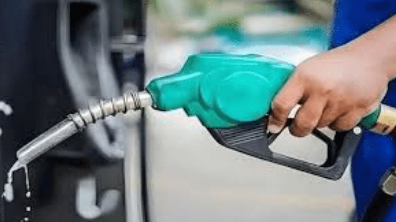 Petrol Prices Likely to Rise by Rs. 3.50 per litre From Tomorrow