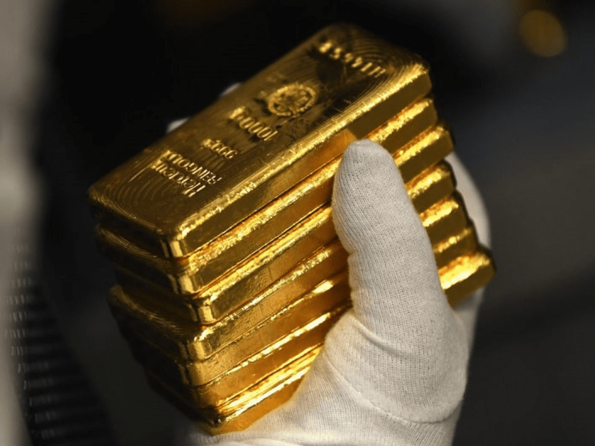 Gold Hits to All-time High RS 299,600 in Pakistan