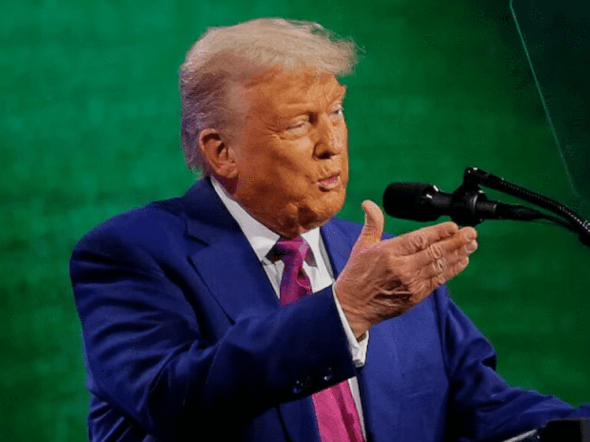 Trump Praises Pakistanis as 'Brilliant' During Tense Interview